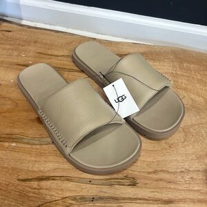 UGG Men's Tan Slide Sandals